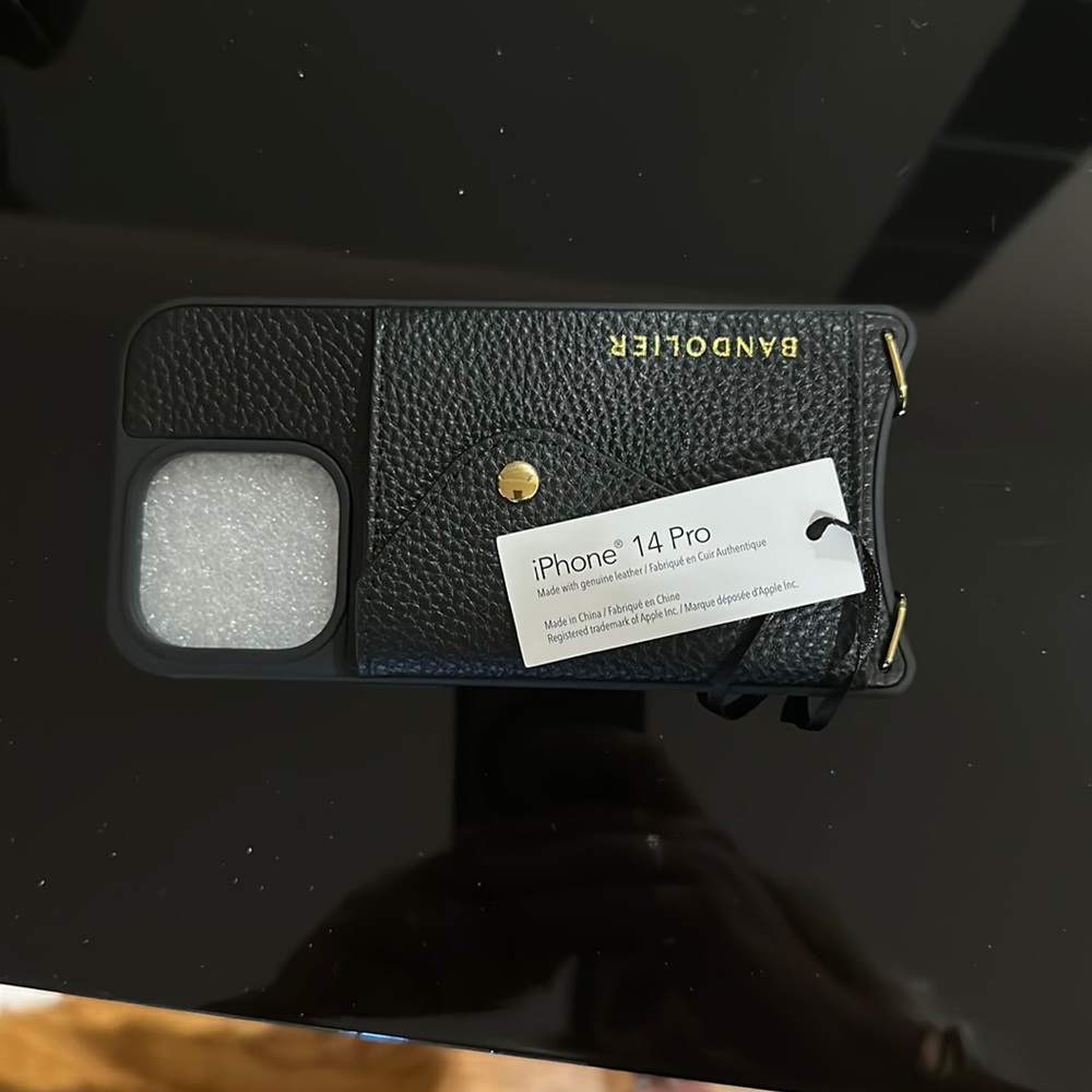 Bandolier IPhone 14 NWT